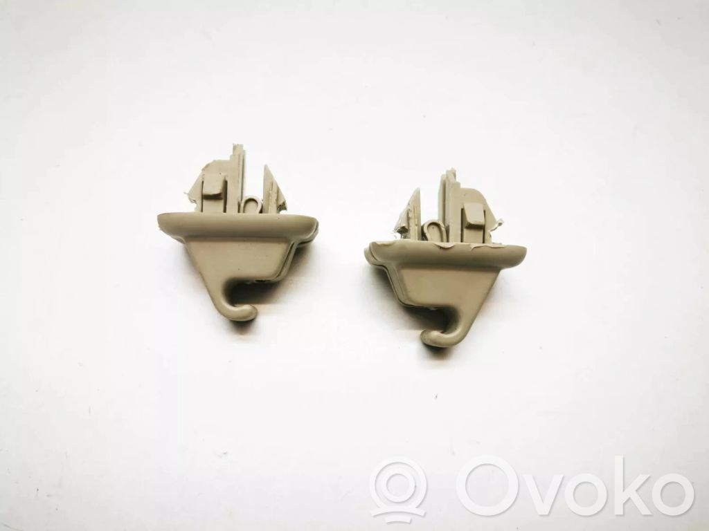 Sun visor clip/hook/bracket   3672