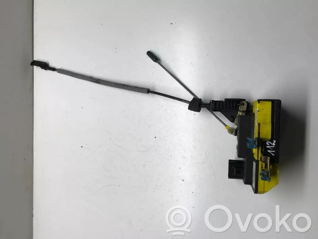 Priekšpusē slēdzene   30663043,30699360