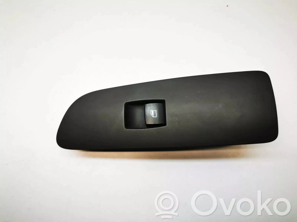 BMW 1 E82 E88 Electric window control switch 