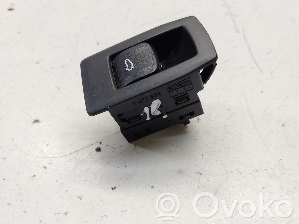 BMW 3 G20 G21 Tailgate opening switch 
