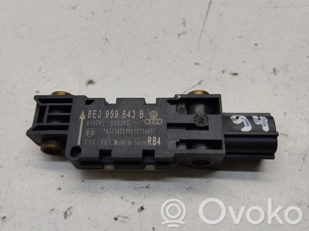 Audi A4 S4 B7 8E 8H Czujnik uderzenia Airbag 