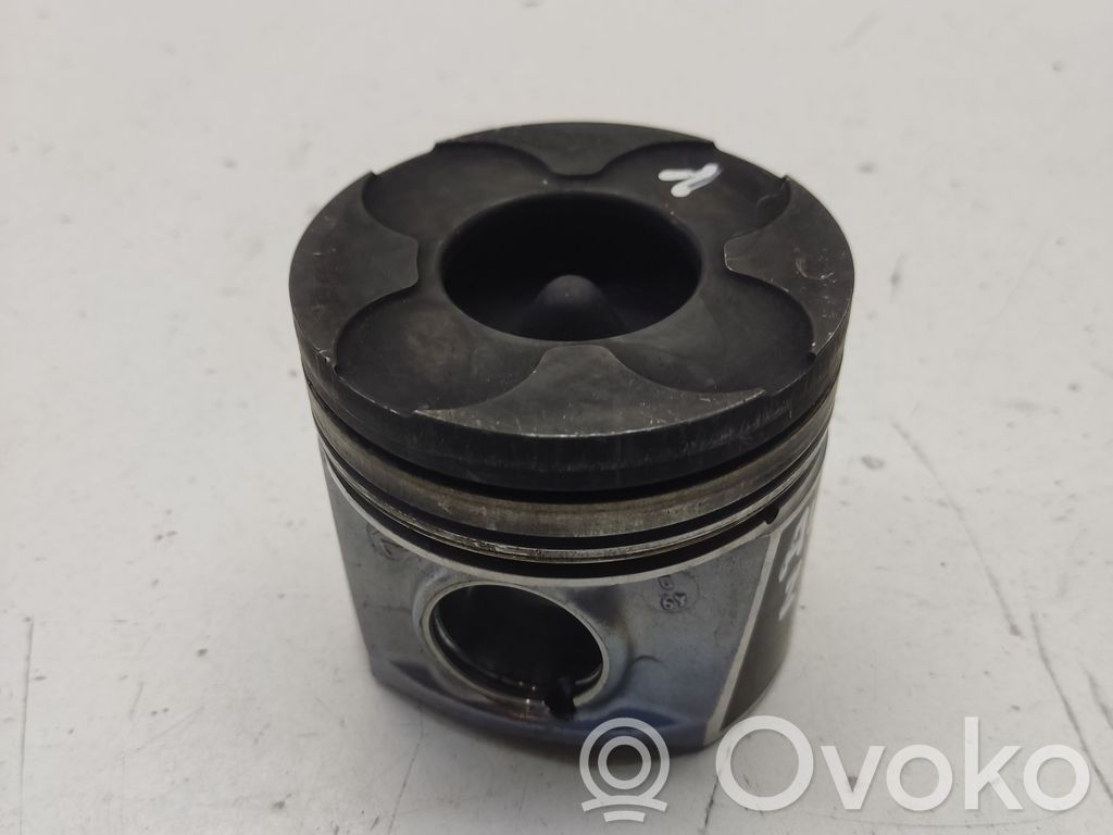 Piston   M091,78L57