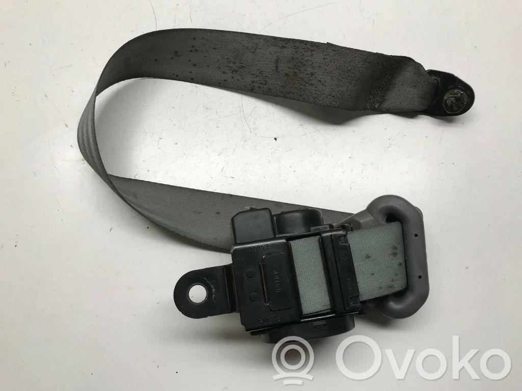 KIA Carens I Cinturón trasero 