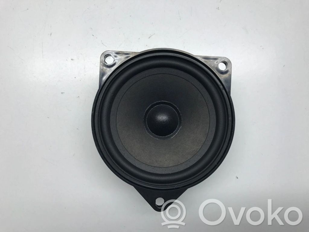 BMW 5 E60 E61 Garsiakalbis (-iai) galinėse duryse 