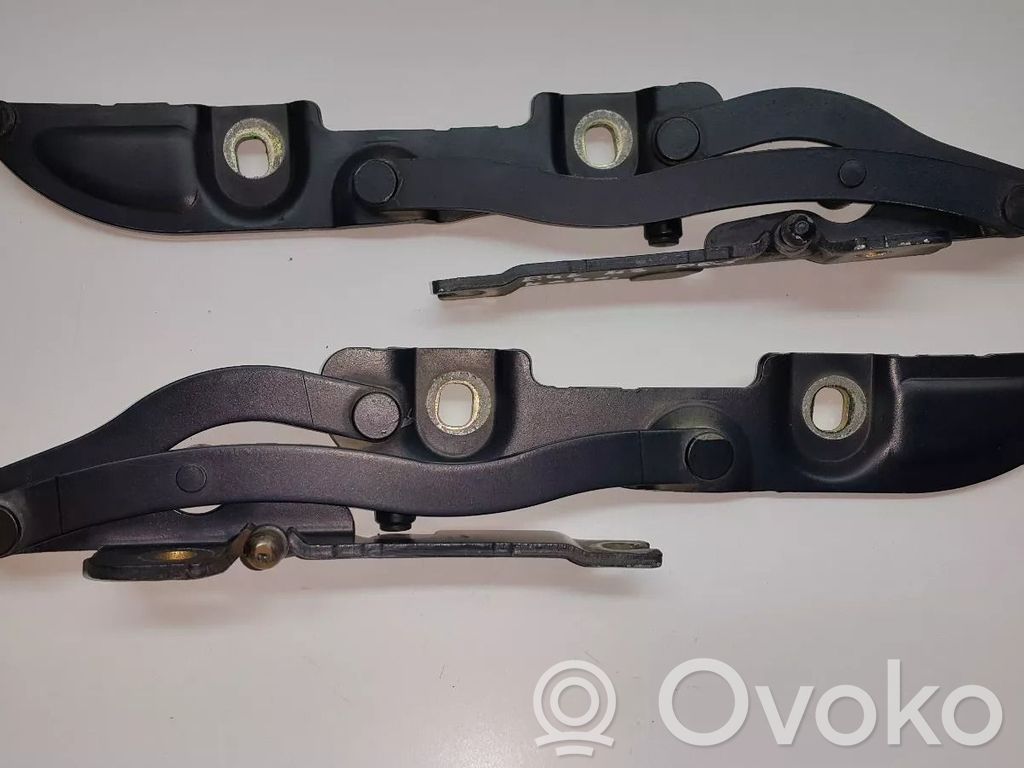 BMW M3 Tailgate/trunk/boot hinge 