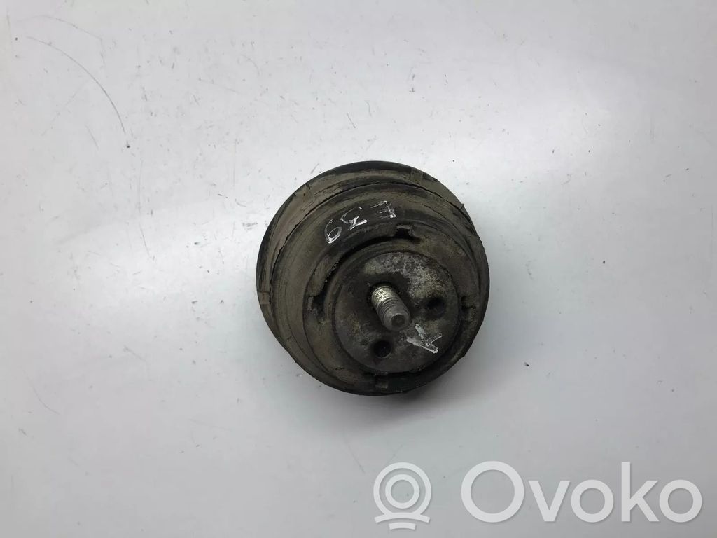 BMW 5 E39 Engine mount bracket 