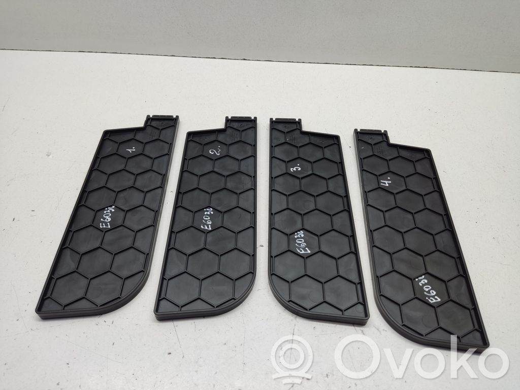 BMW 5 E60 E61 Autres éléments garniture de coffre 