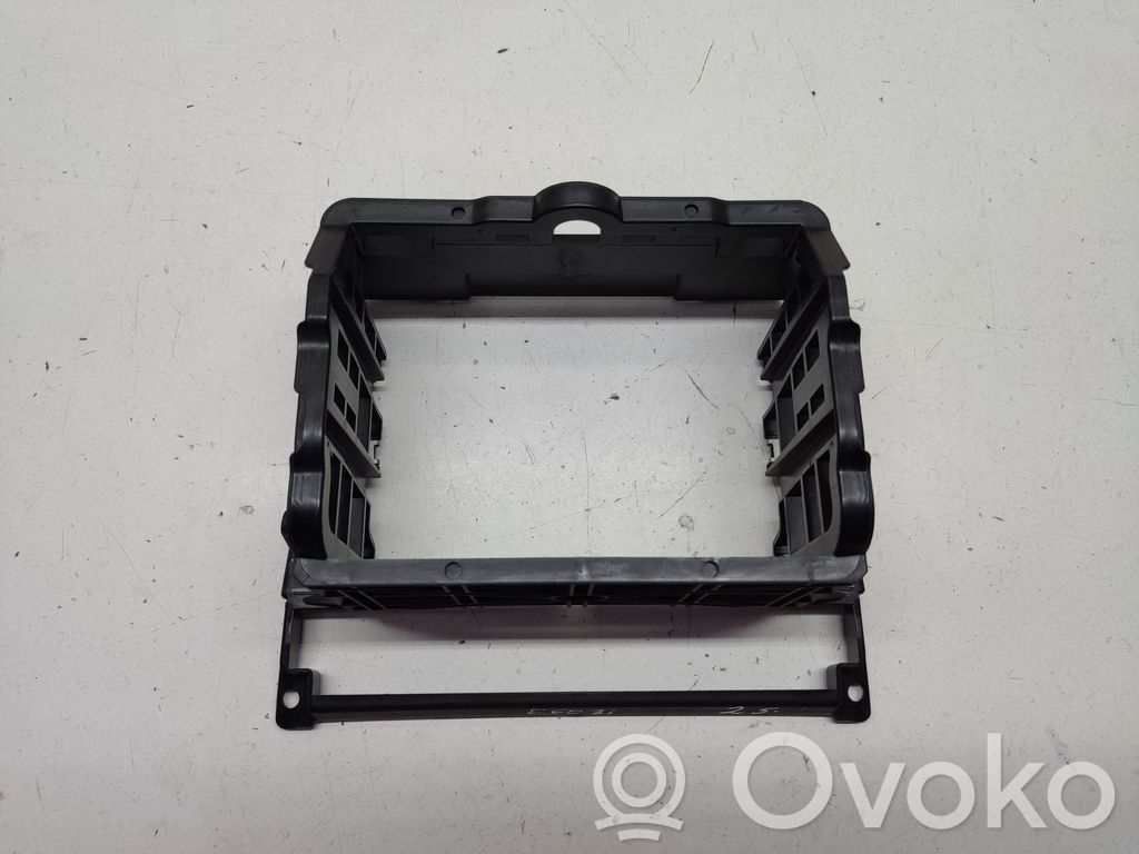 BMW 5 E60 E61 Moldura de la unidad delantera de radio/GPS 
