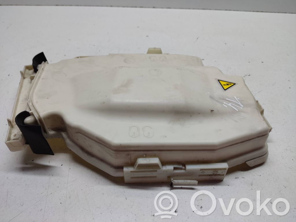 BMW X1 E84 Fuse box cover 