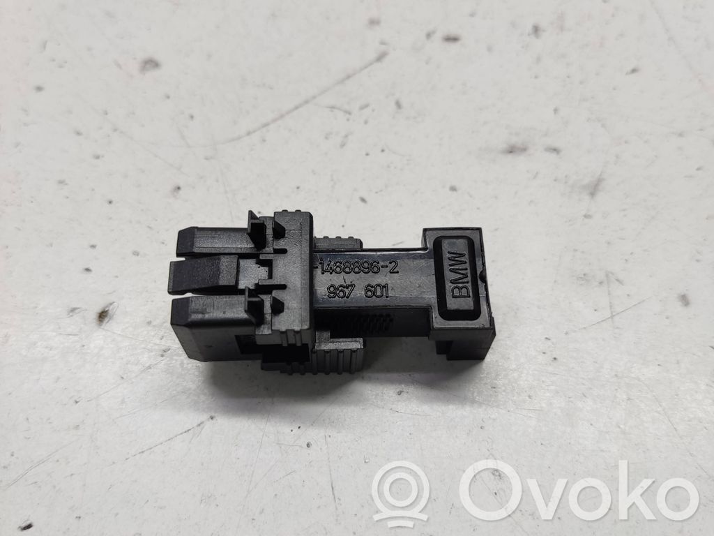 Interruptor sensor del pedal de freno   1468896