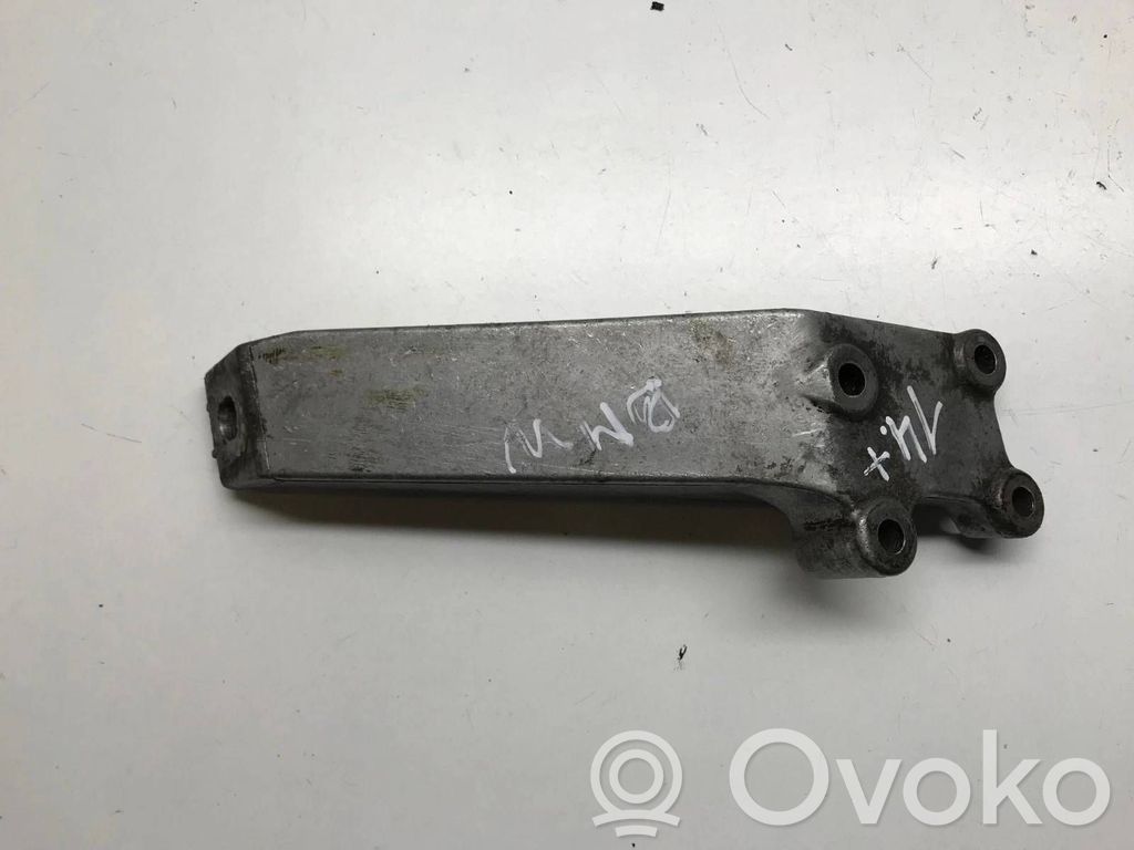 BMW 3 E30 Engine mounting bracket 