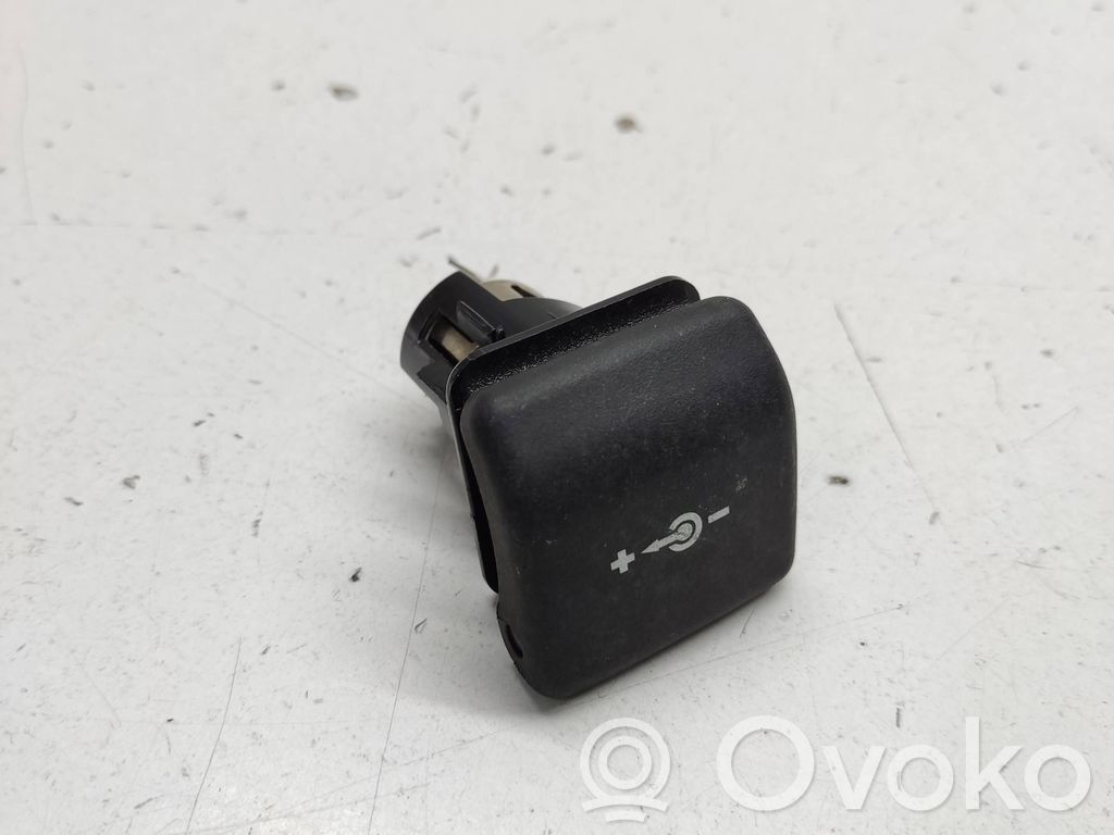 BMW 5 E60 E61 12 V Socket (rear) 
