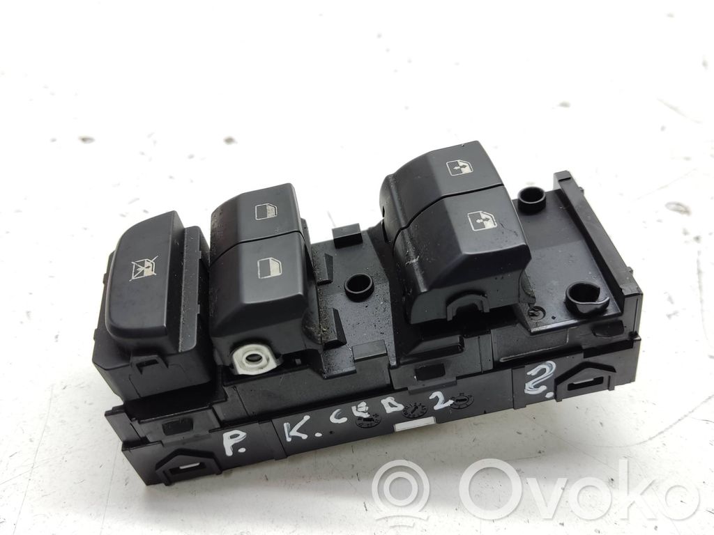Interruptor del elevalunas eléctrico   93570J7120