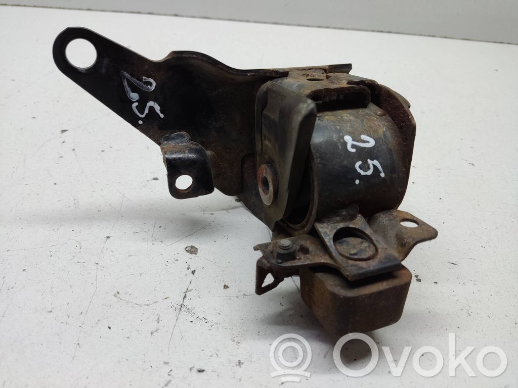 Engine mount bracket