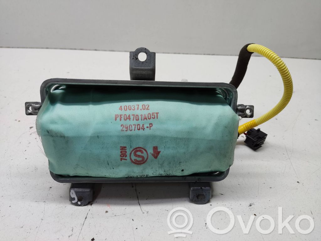 Toyota Corolla E120 E130 Keleivio oro pagalvė 