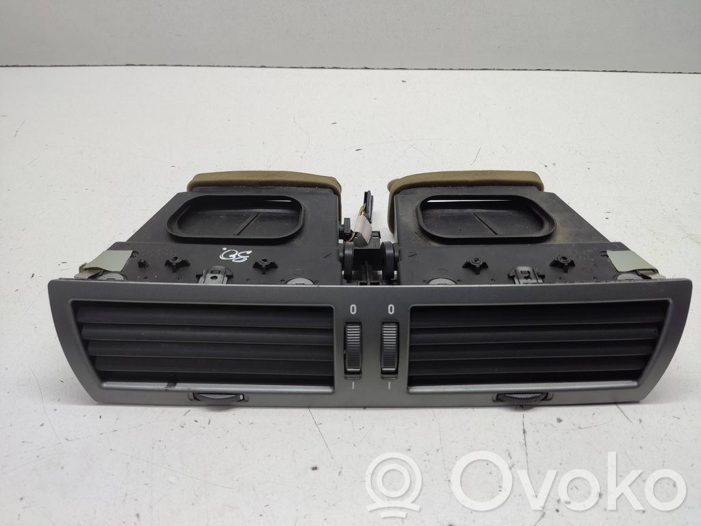 BMW 7 E65 E66 Centrinės oro grotelės 