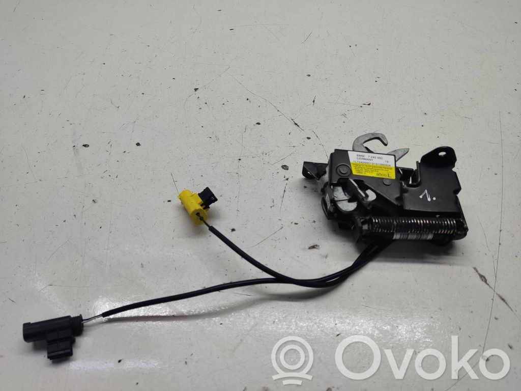 BMW 2 F45 Spyna variklio dangčio 