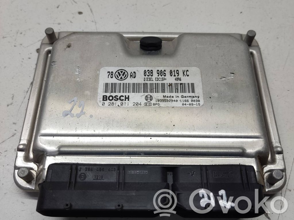 Volkswagen PASSAT B7 Engine control unit/module 