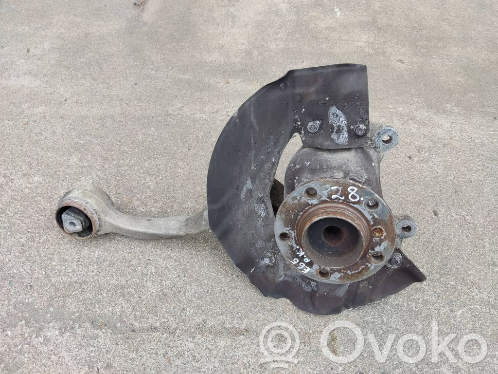 Front wheel hub spindle knuckle