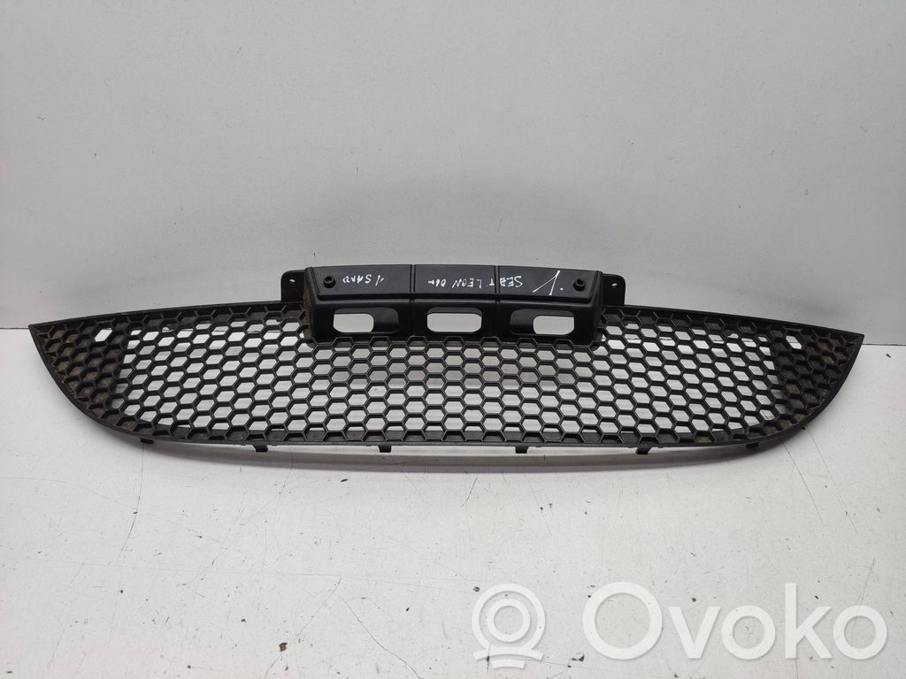 Seat Leon (1P) Etusäleikkö 