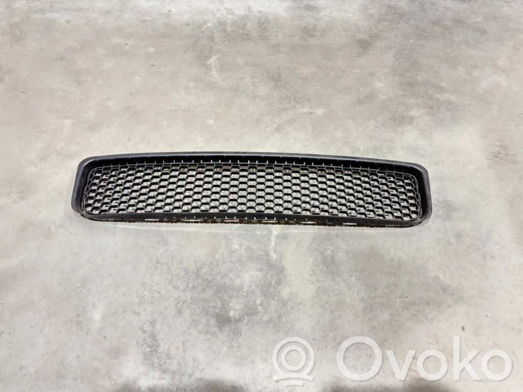 Volkswagen Touareg I Grilă inferioară bară față 