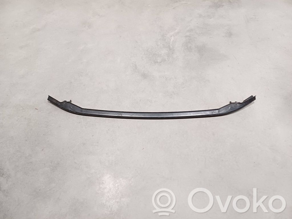 Volkswagen T-Roc Radiatoru paneļa apakšējā daļa (televizora) 
