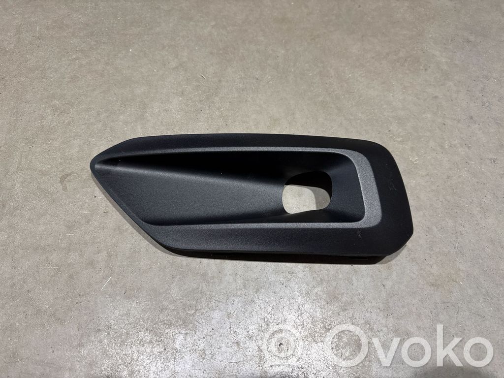 Volvo XC40 Kratka dolna zderzaka przedniego 