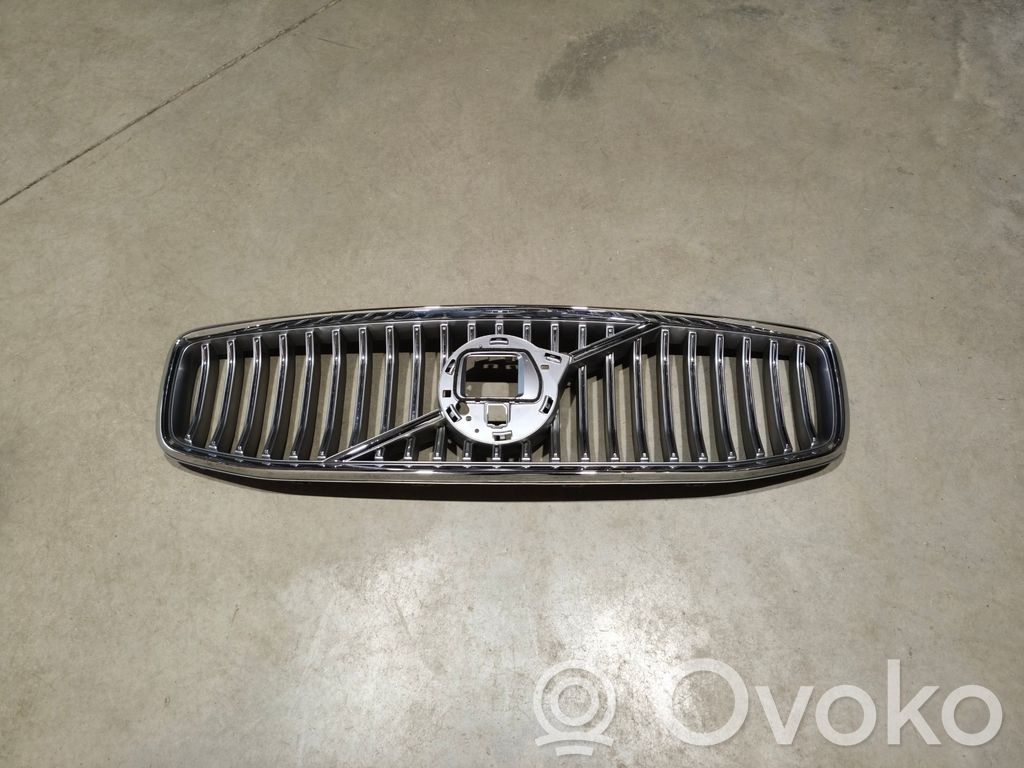Volvo V60 Maskownica / Grill / Atrapa górna chłodnicy 