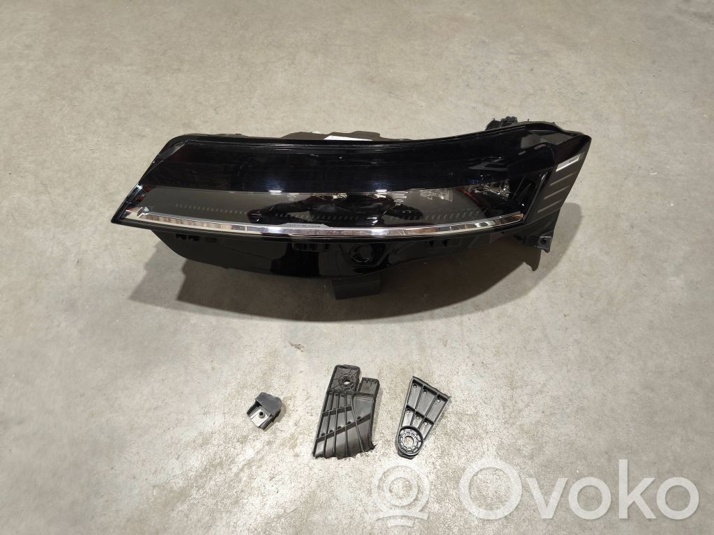 Renault Megane E-Tech Headlight/headlamp 