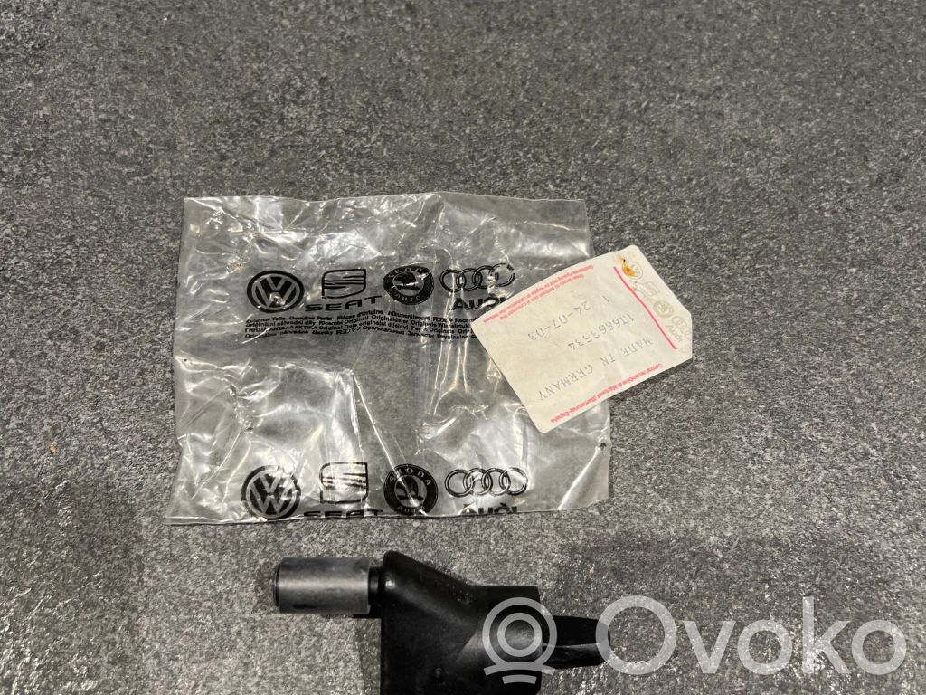 Volkswagen Golf IV Parcel shelf 