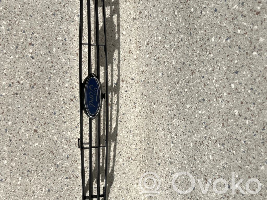 Ford Focus Front bumper upper radiator grill 