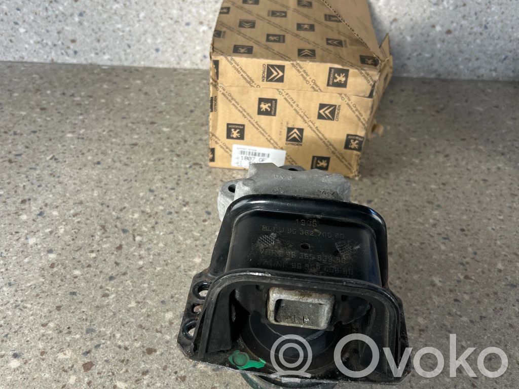 Citroen C4 Grand Picasso Engine mount bracket 