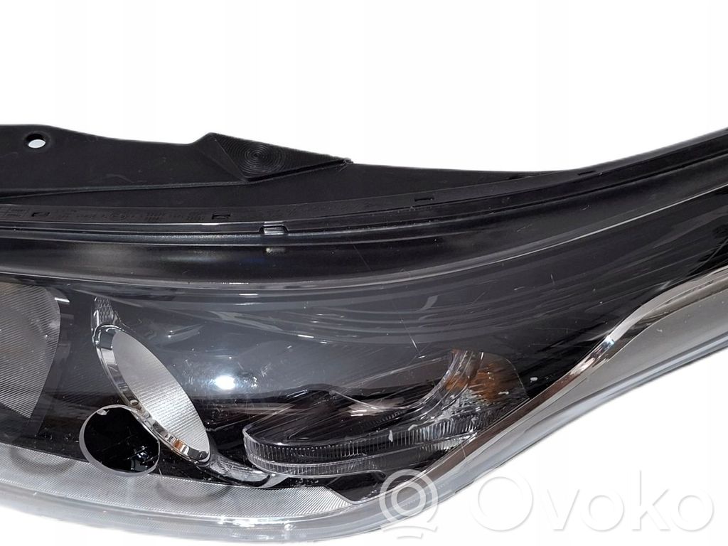 KIA Ceed Headlight/headlamp 