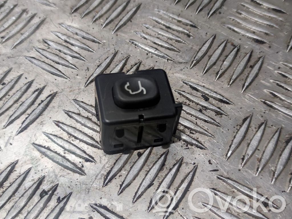 Dodge Durango Tailgate/trunk/boot open switch 