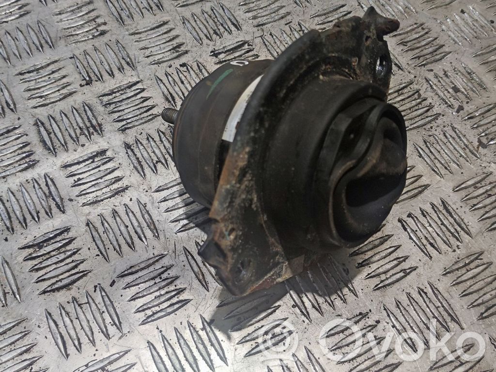 Dodge Durango Engine mount bracket 