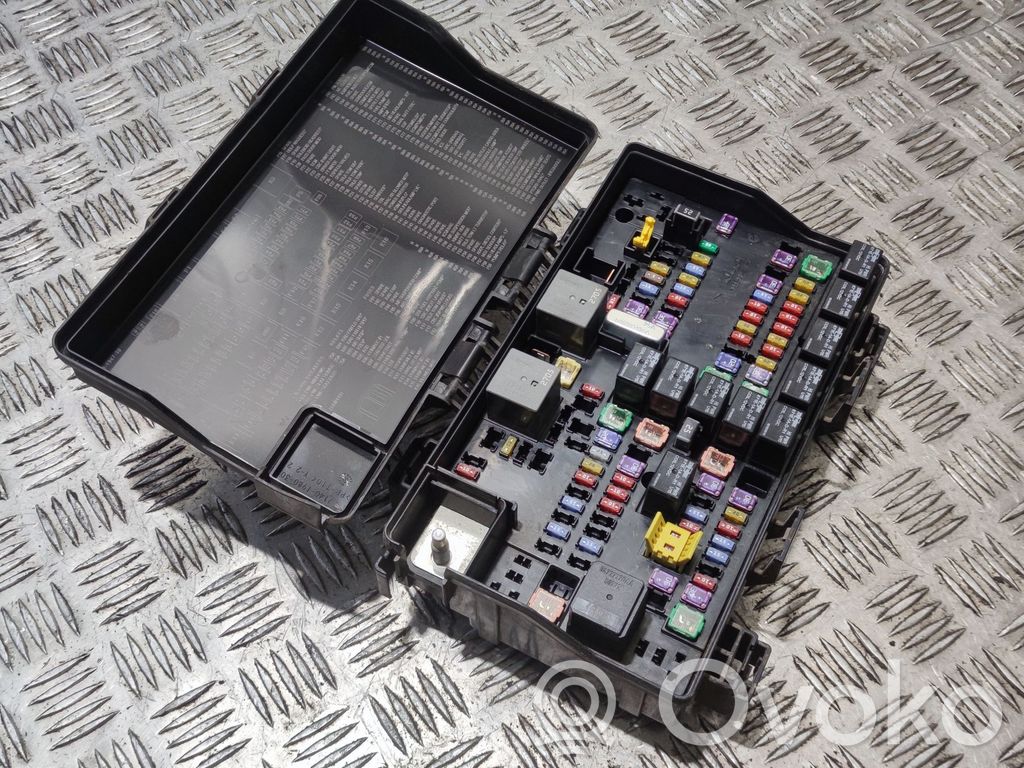 Dodge Durango Fuse module 