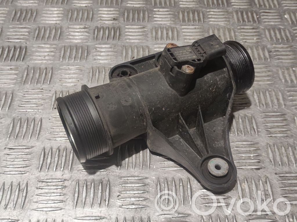 Mercedes-Benz C W205 Intercooler pipe mounting bracket 