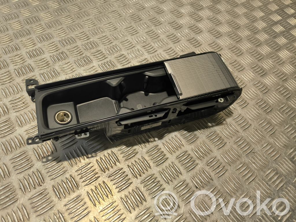 Volvo XC60 Uchwyt na kubek deski rozdzielczej 