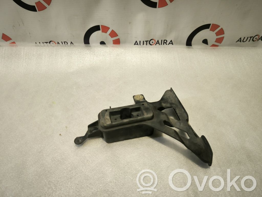 Porsche Cayenne (92A) Jacking socket point 