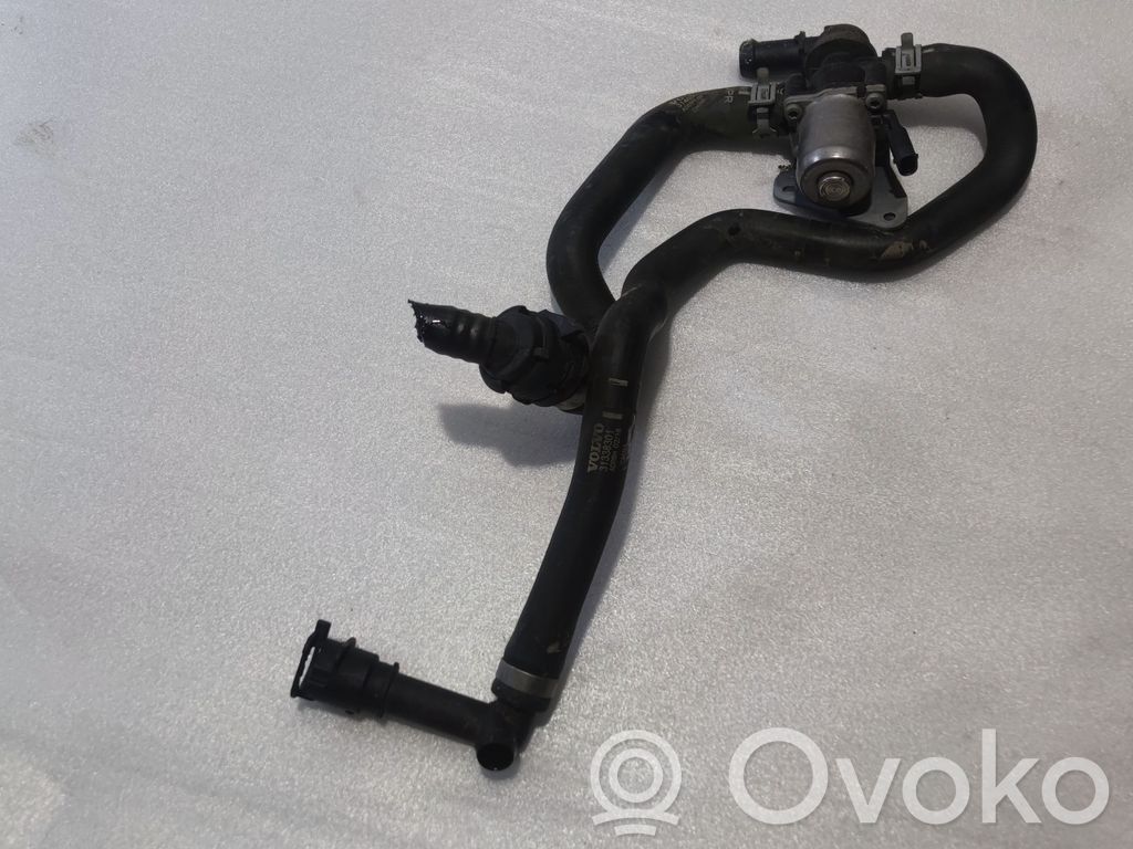 Volvo S90, V90 Engine coolant pipe/hose 