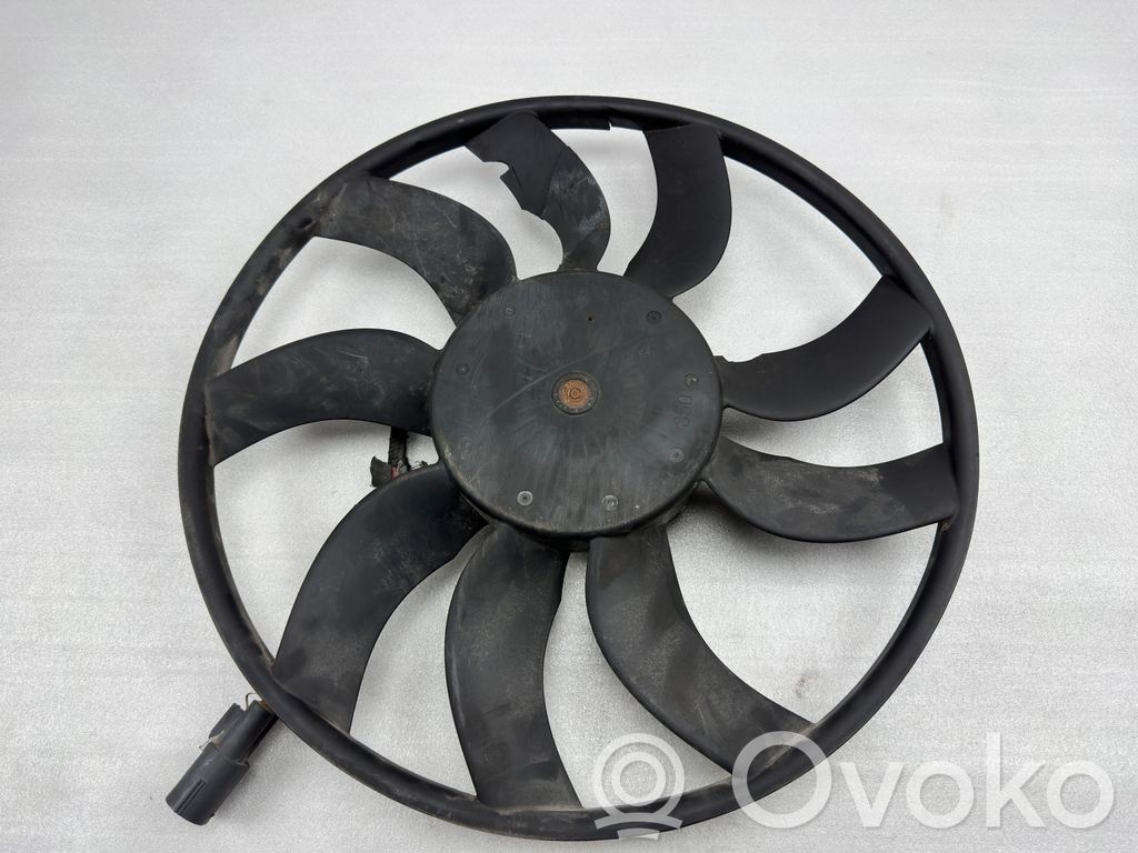 Dodge RAM 1500 DS Elektrisks radiatoru ventilators 