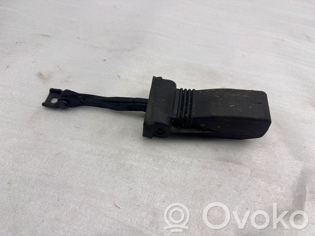 Audi RS3 Etuoven pidätin 