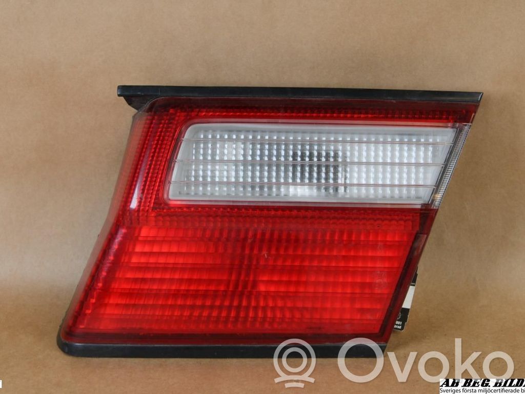 Nissan Almera Takaluukun takavalot 
