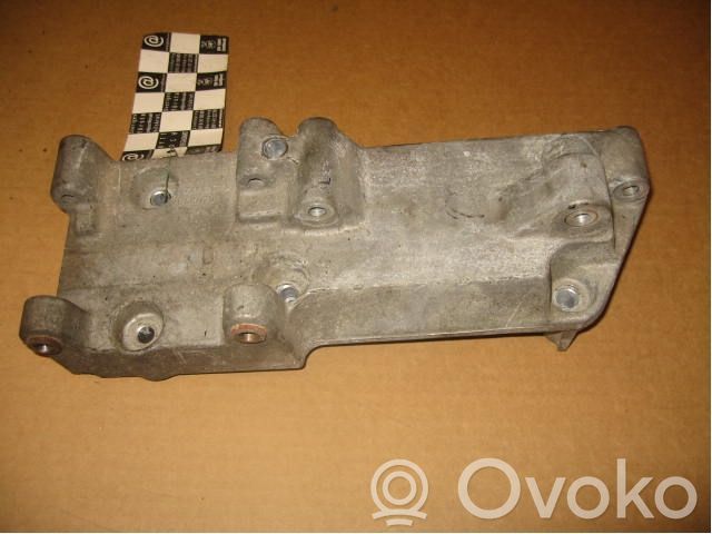 Generator/alternator bracket   9135170