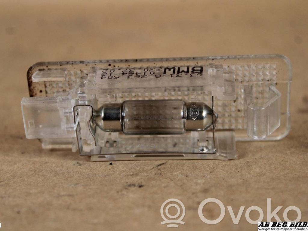 Rear door interior light   63318363604