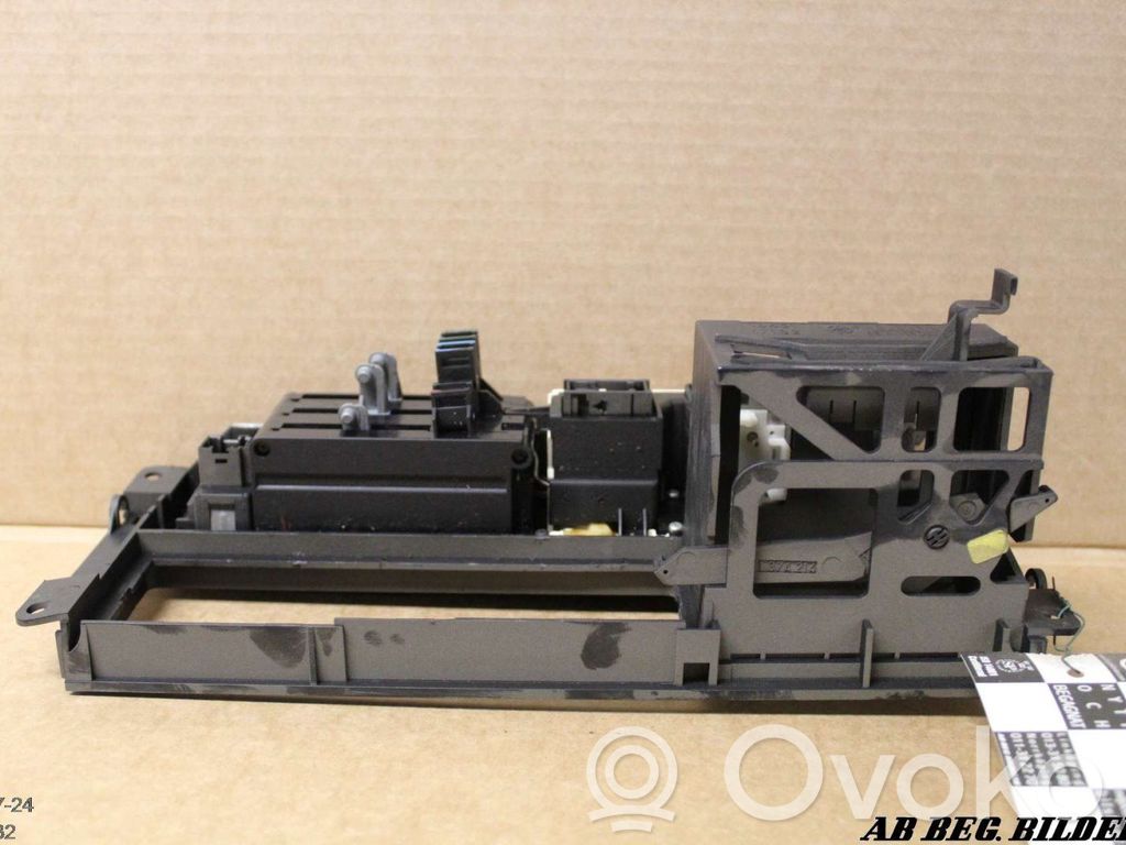 BMW 5 E34 Climate control unit 