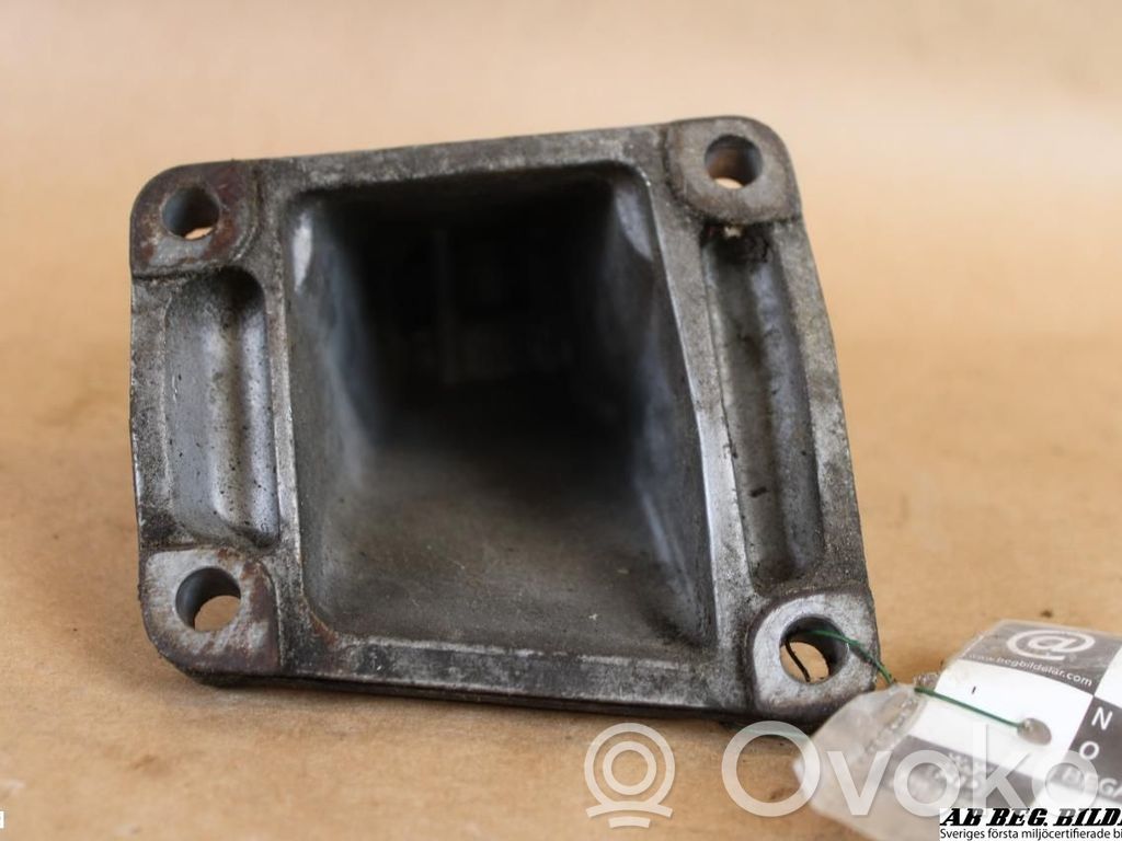 Engine mounting bracket   6022230904