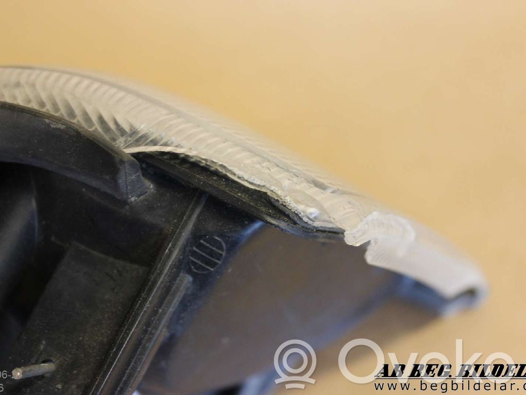 Front indicator light