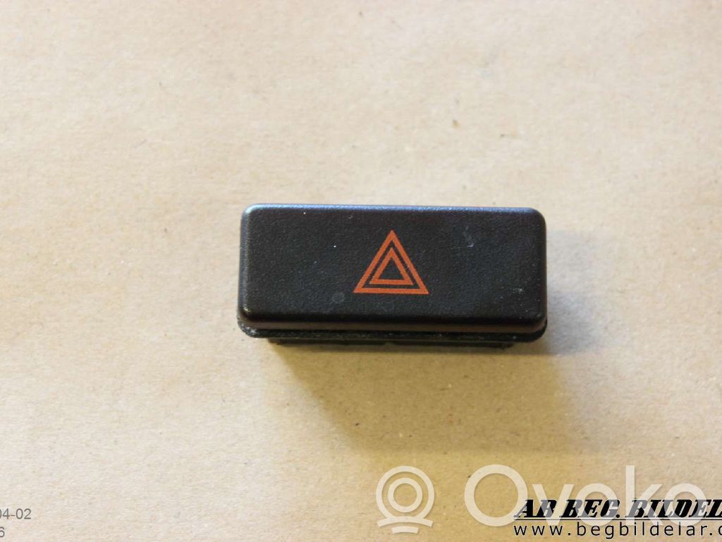 Avārijas lukturu slēdzis   613113907511