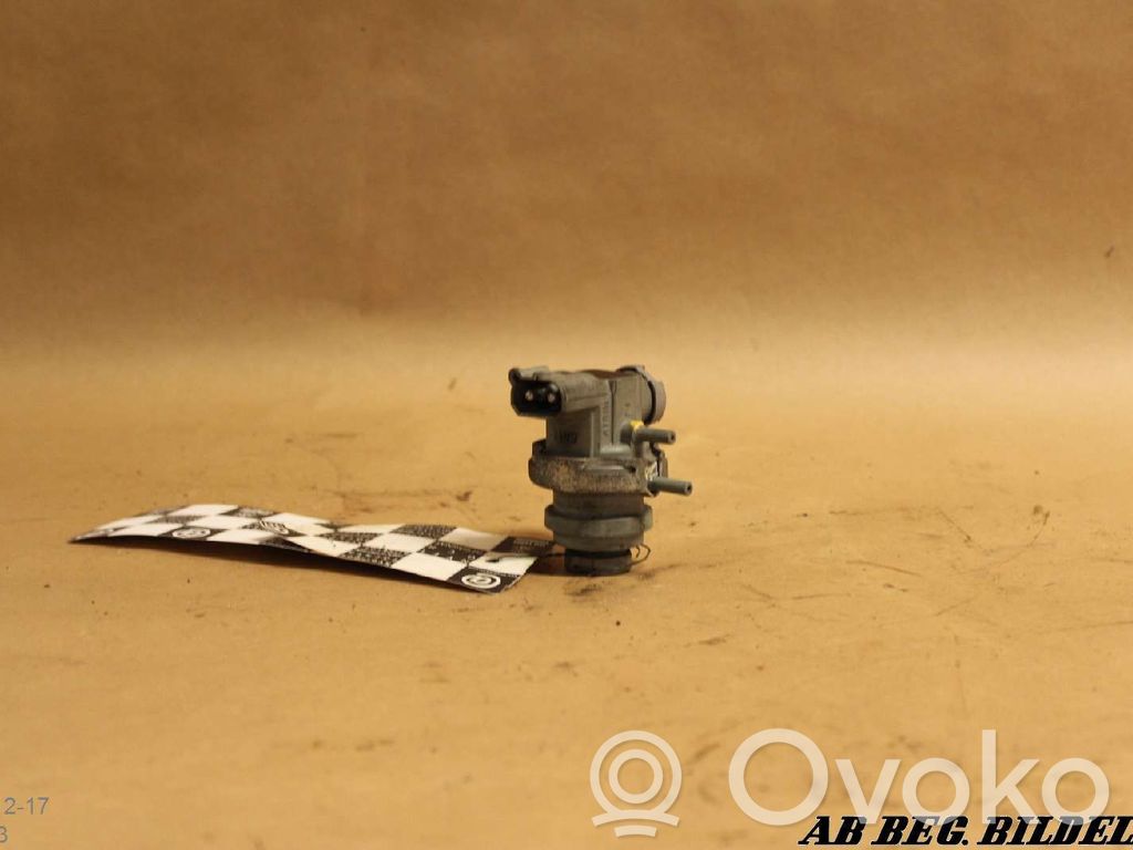 Vacuum valve   3531138